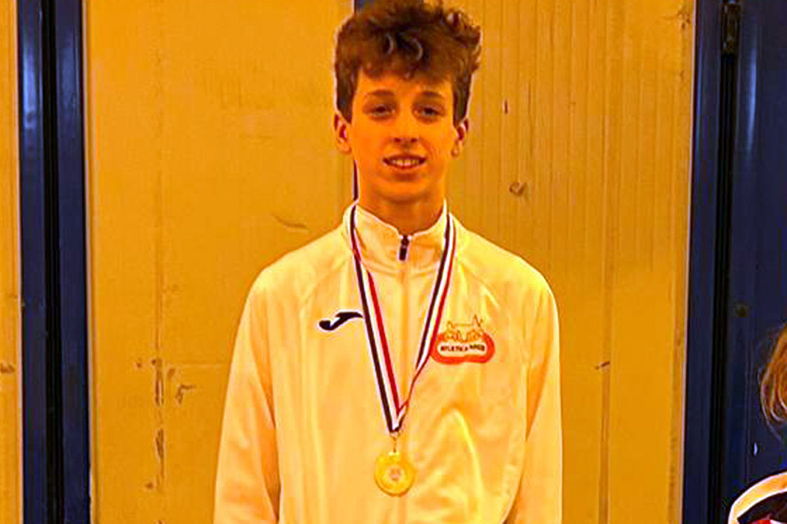 Mattia Falciani dell’Alga Atletica Arezzo è campione regionale nel salto in alto